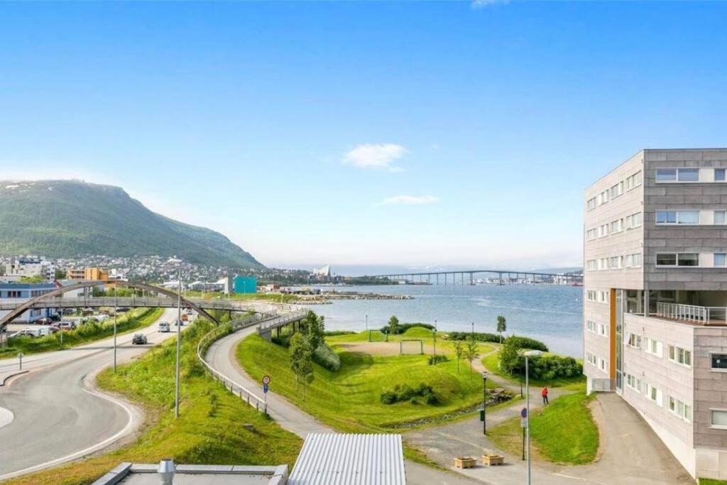Northern Dreams Apartment With Free Parking Тромсё Экстерьер фото