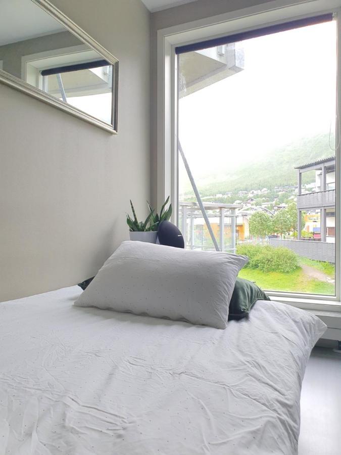 Northern Dreams Apartment With Free Parking Тромсё Экстерьер фото